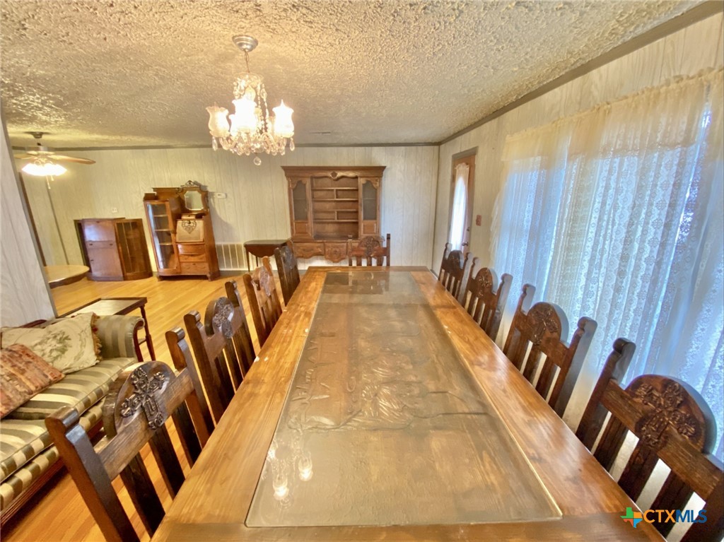1003 N Kleas Street Property Photo 7