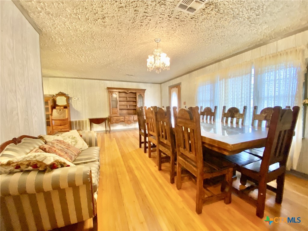 1003 N Kleas Street Property Photo 8