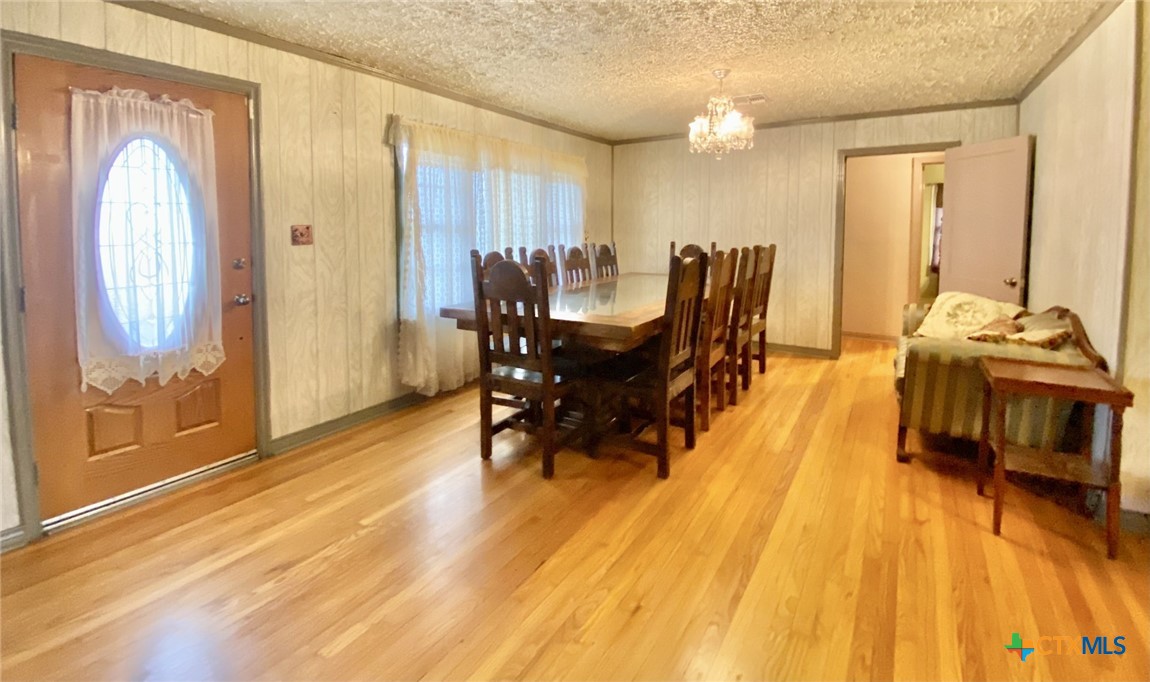1003 N Kleas Street Property Photo 10
