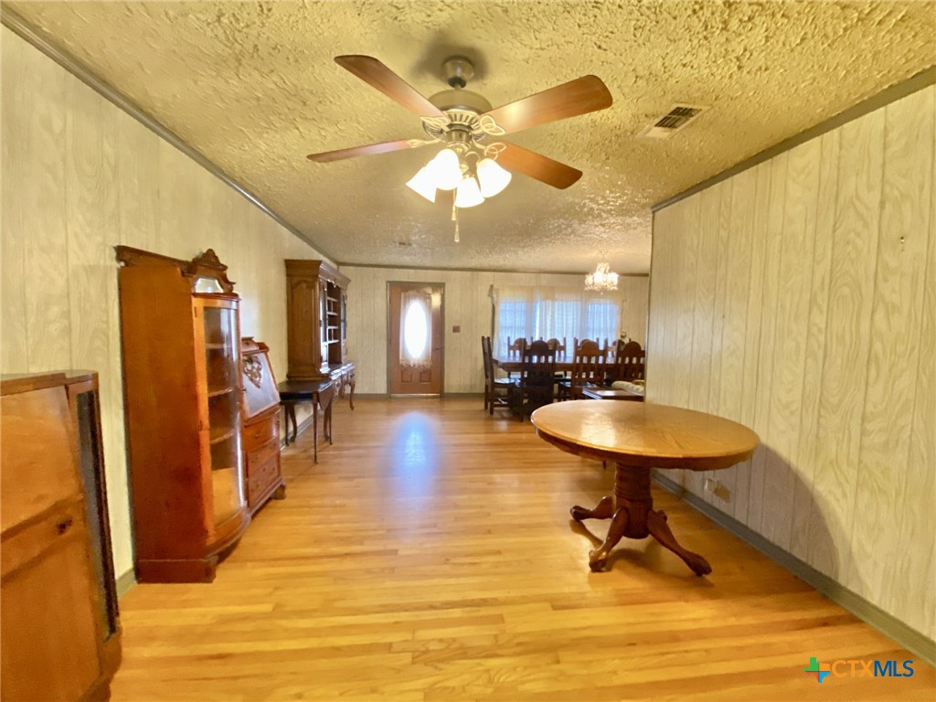 1003 N Kleas Street Property Photo 12