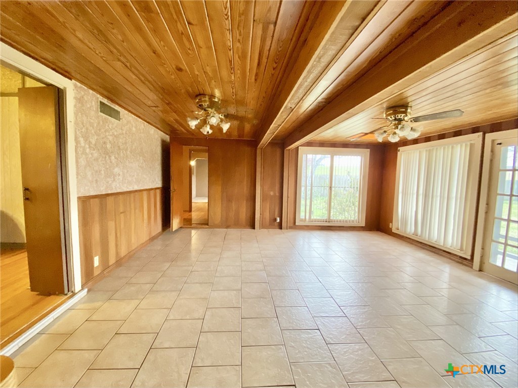 1003 N Kleas Street Property Photo 15