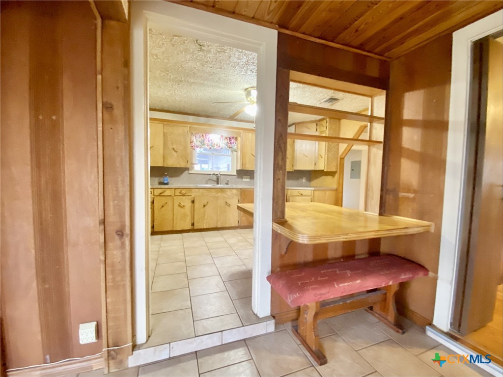 1003 N Kleas Street Property Photo 17
