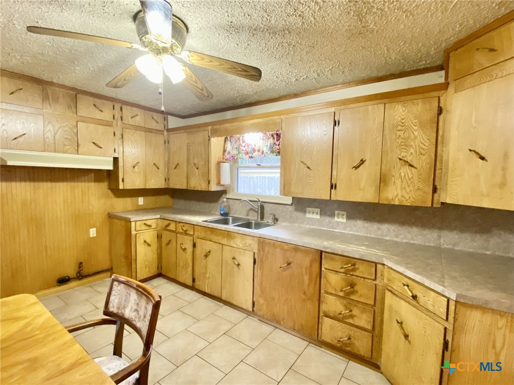 1003 N Kleas Street Property Photo 20