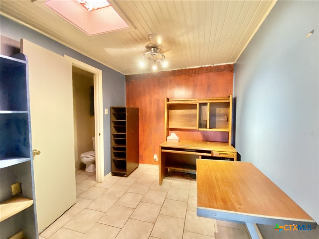 1003 N Kleas Street Property Photo 28