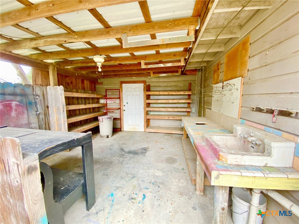 1003 N Kleas Street Property Photo 48