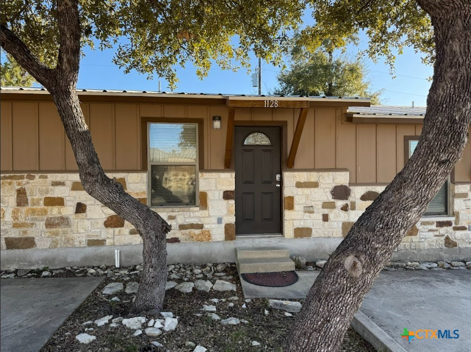 1132 Indian Hollow 1132 Property Photo 4