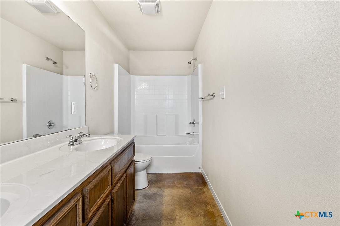 4509 Passion Flower Loop Property Photo 2