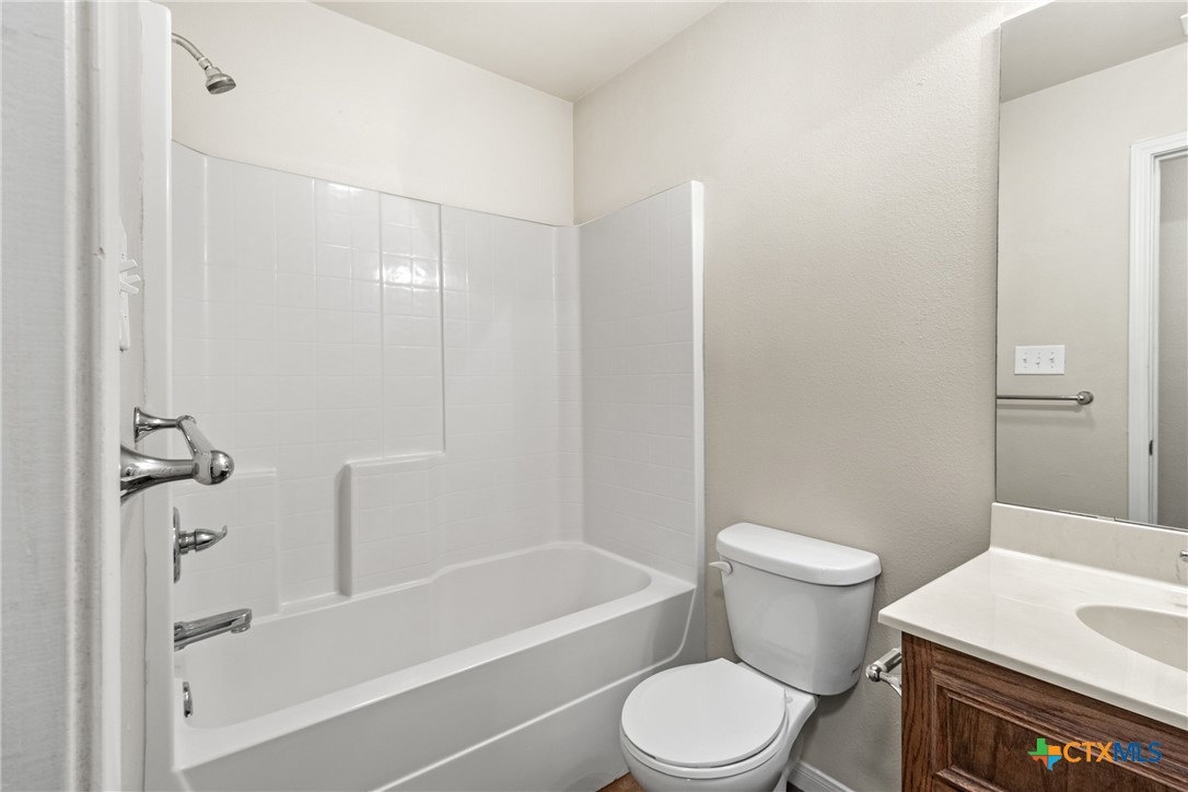 4509 Passion Flower Loop Property Photo 9
