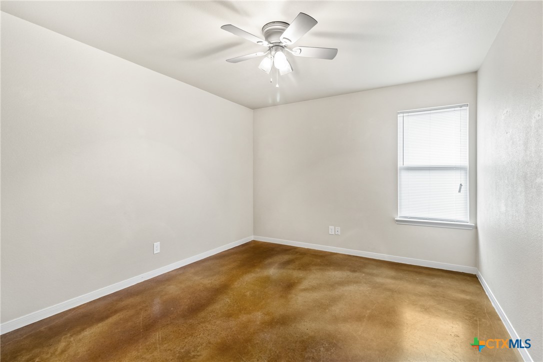 4509 Passion Flower Loop Property Photo 10