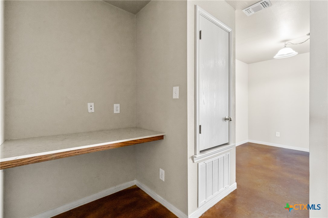 4509 Passion Flower Loop Property Photo 16