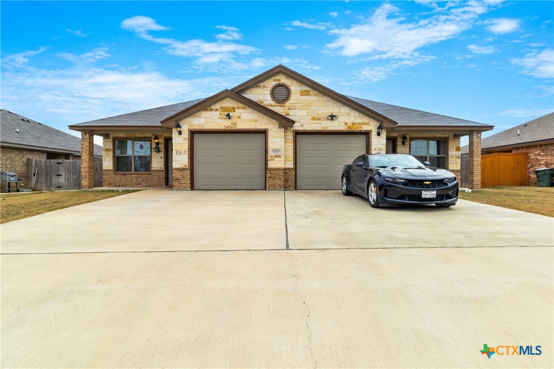 4509 Passion Flower Loop Property Photo 22