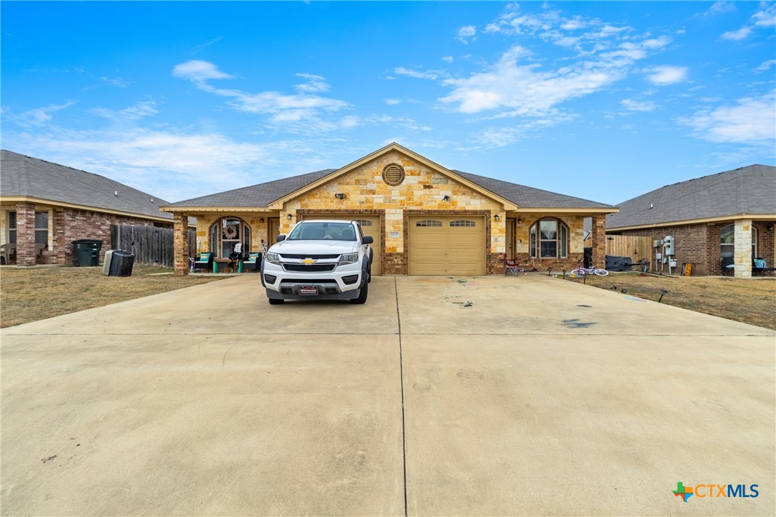 4509 Passion Flower Loop Property Photo 25