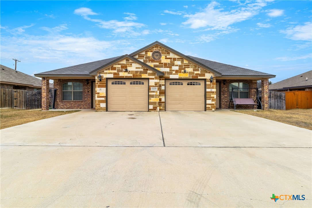 4509 Passion Flower Loop Property Photo 27