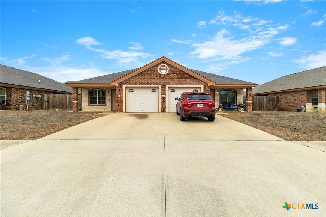 4509 Passion Flower Loop Property Photo 28