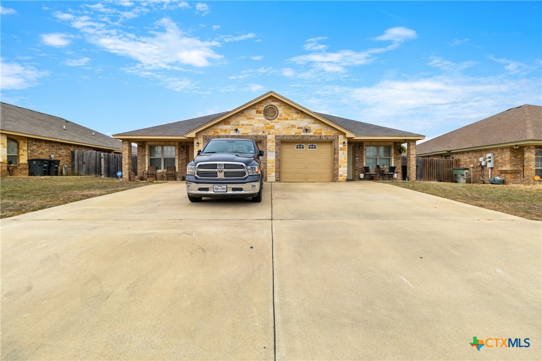 4509 Passion Flower Loop Property Photo 33