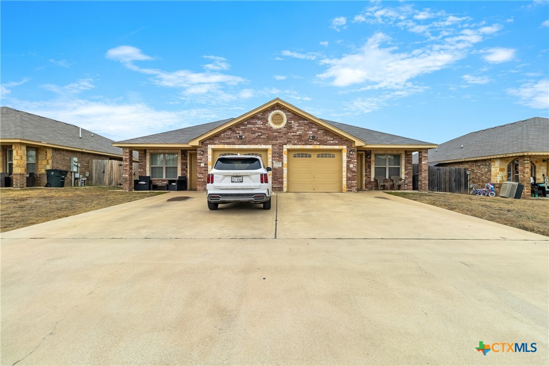 4509 Passion Flower Loop Property Photo 34