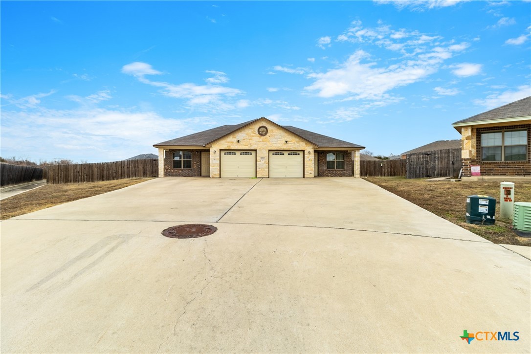 4509 Passion Flower Loop Property Photo 35