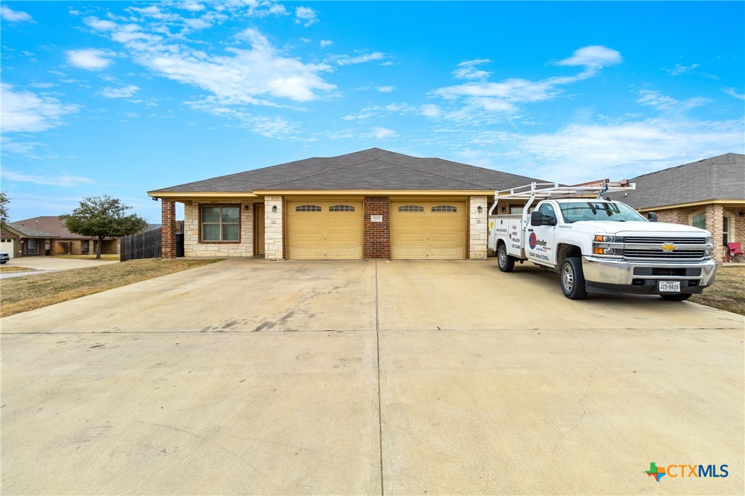 4509 Passion Flower Loop Property Photo 38