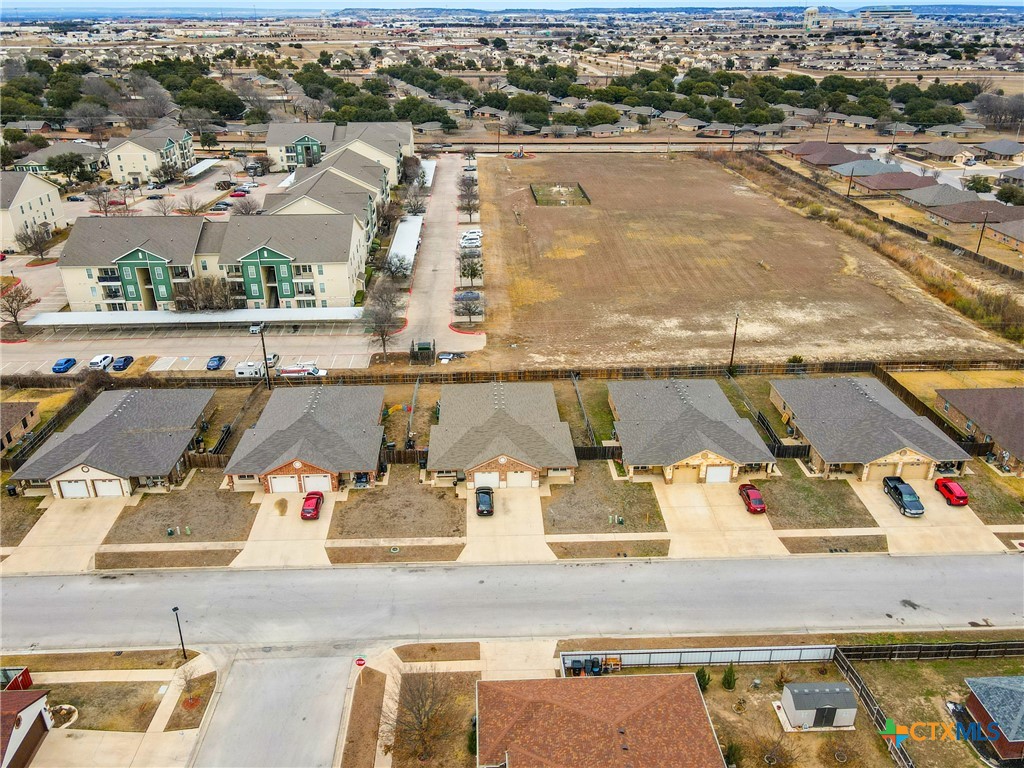 4509 Passion Flower Loop Property Photo 42