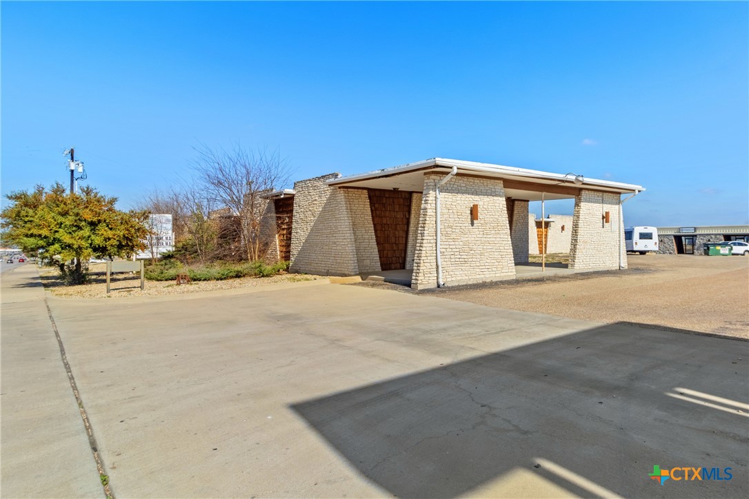 2900 Trimmier Road Property Photo 4