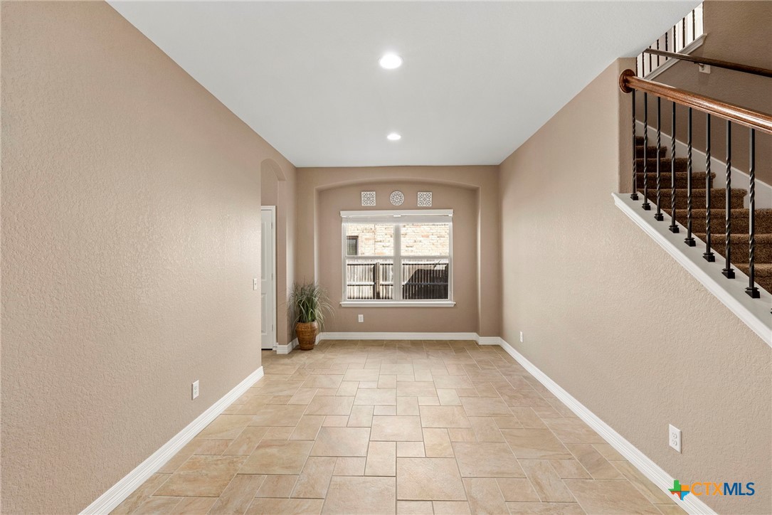 1421 Shadow Rock Property Photo 6