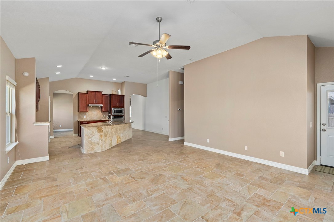 1421 Shadow Rock Property Photo 15
