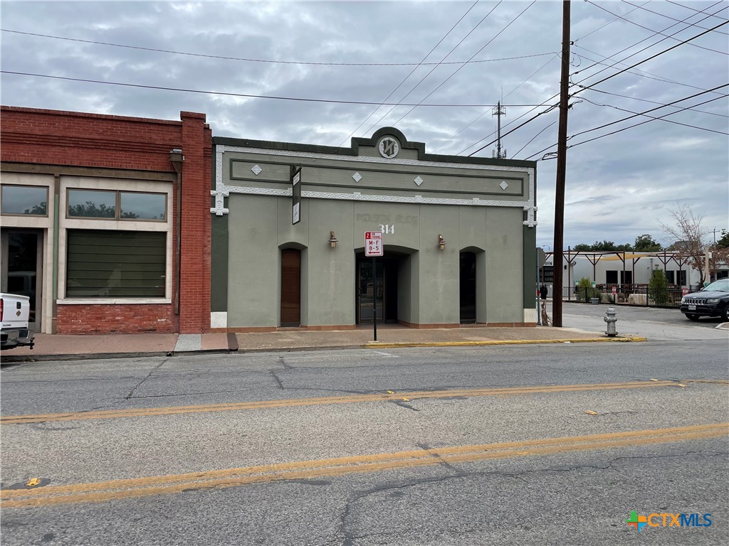 314 N Austin Street Property Photo 1