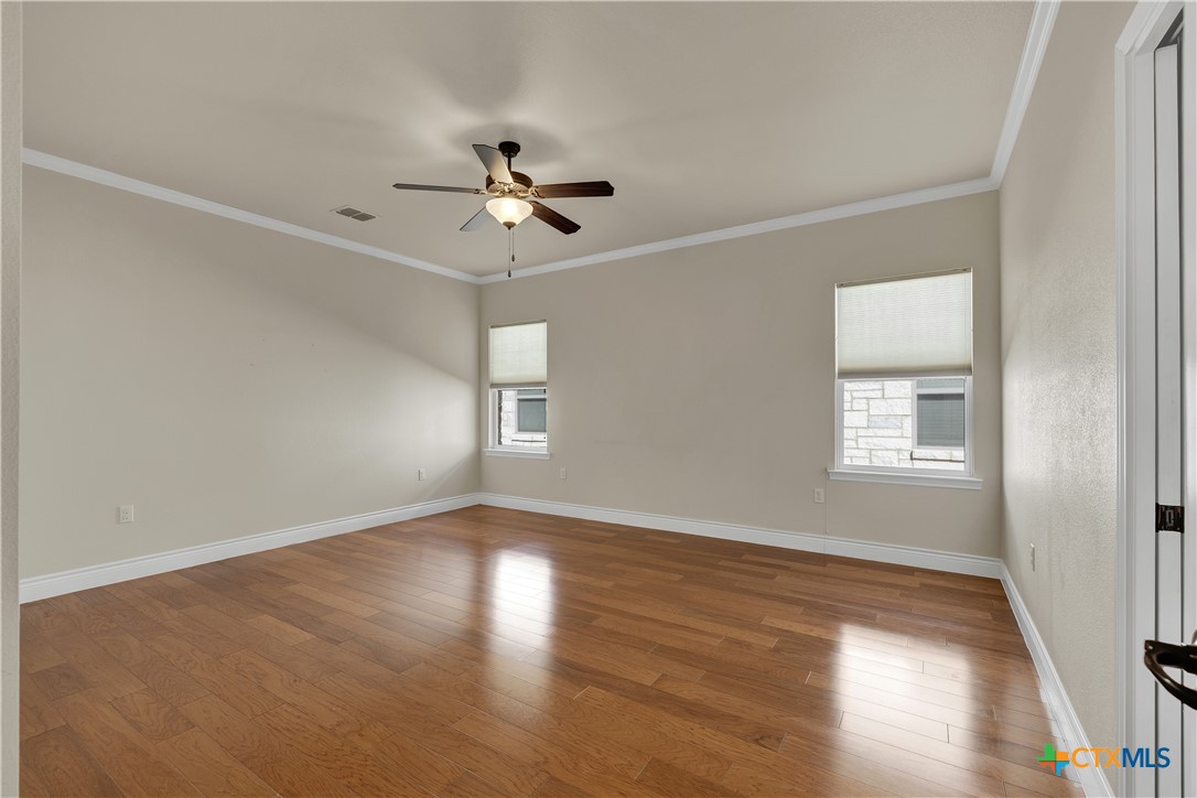 948 Hudson Lane Property Photo 18