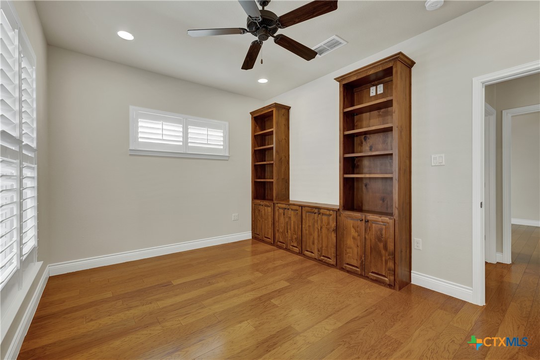 948 Hudson Lane Property Photo 29