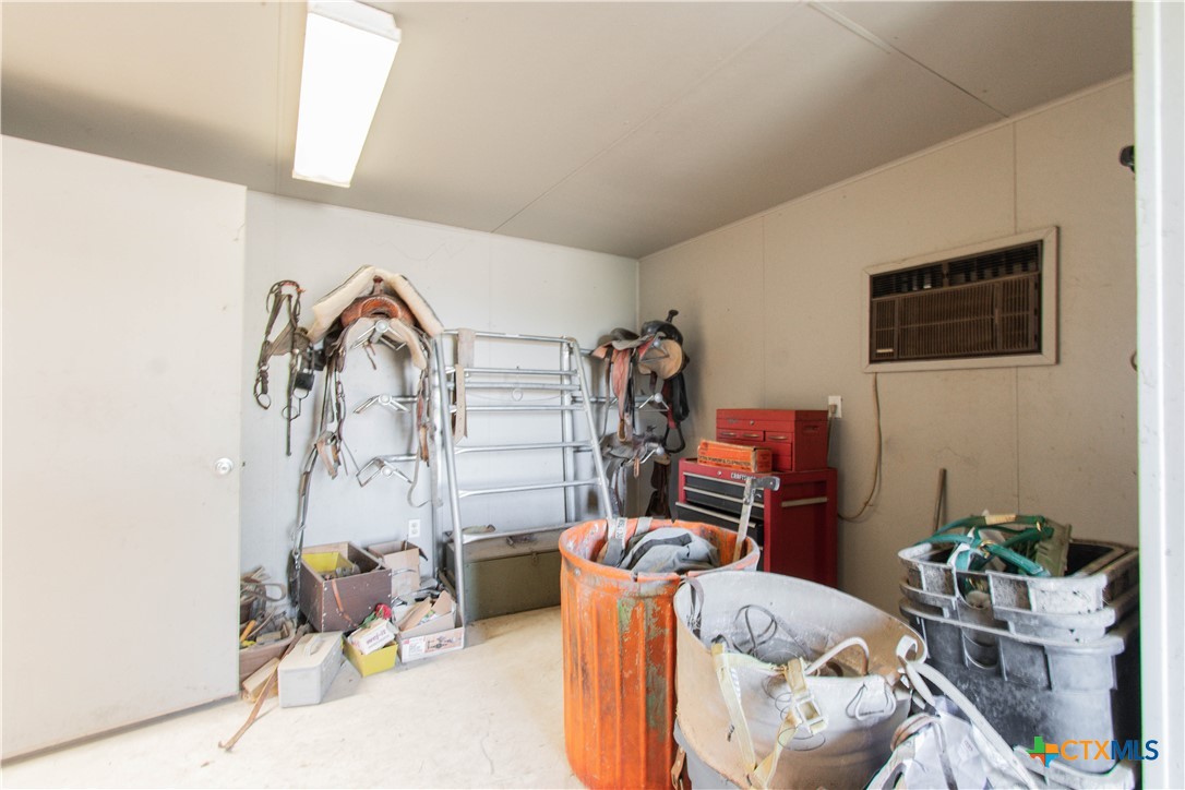 9821 Fm 439 Property Photo 40