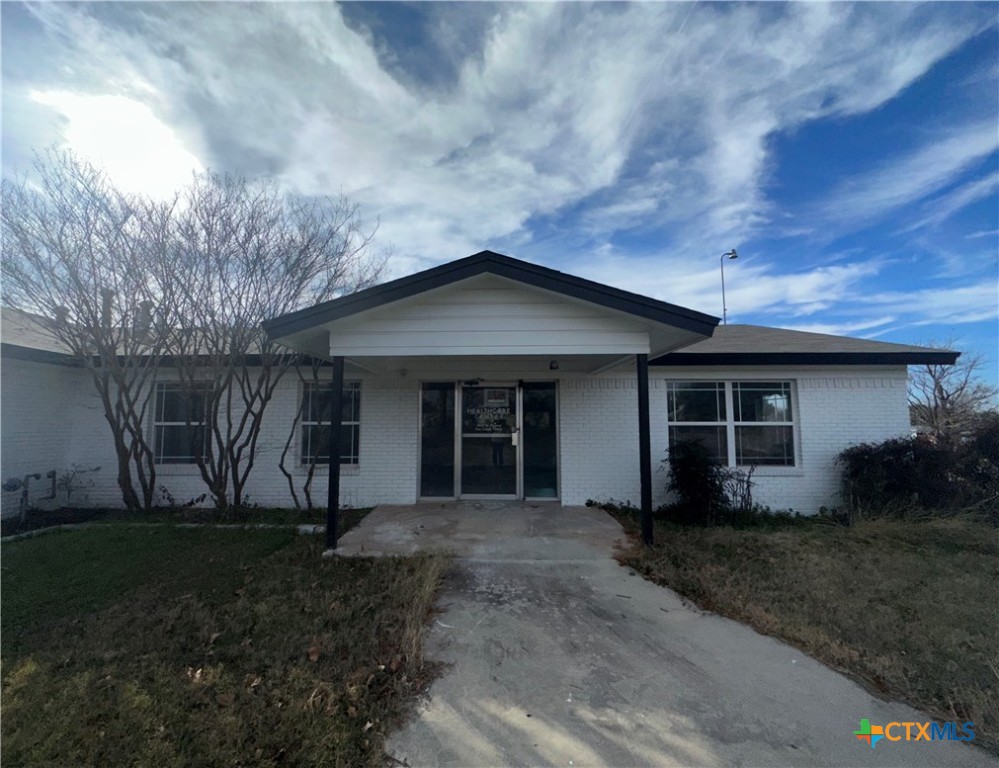 1405 W Storey Property Photo 1
