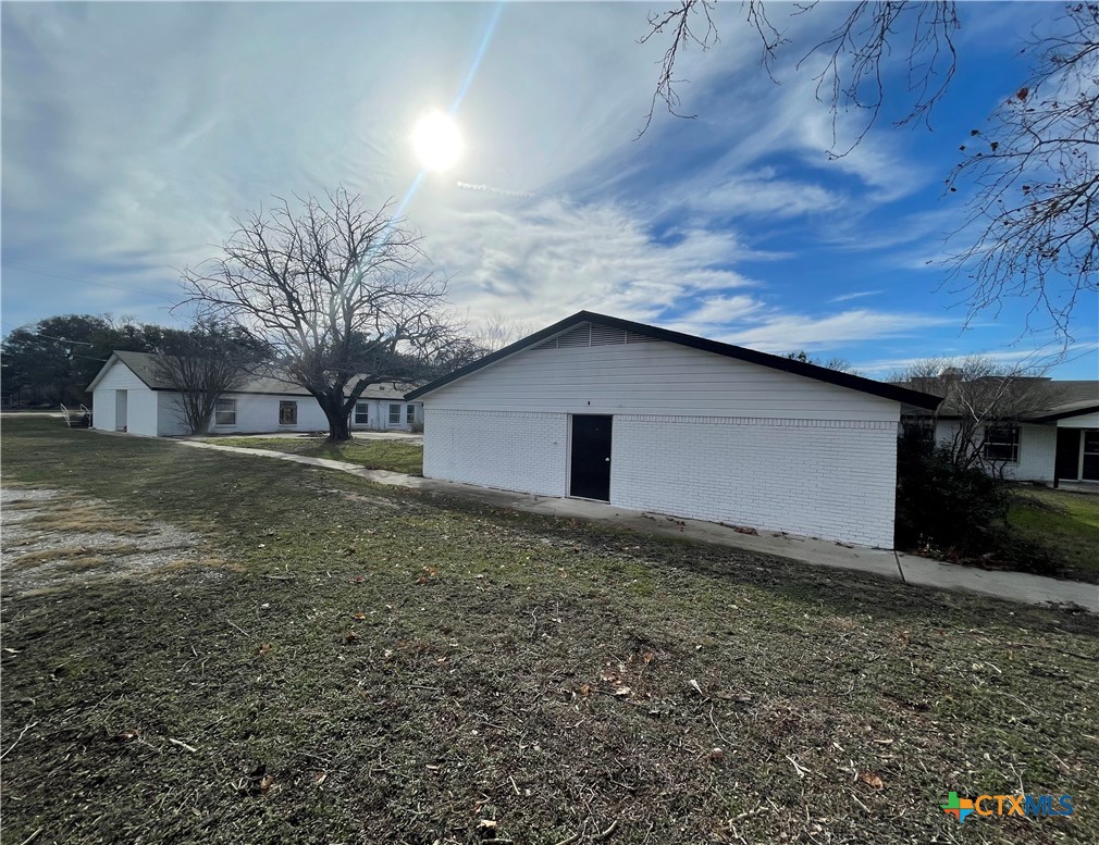 1405 W Storey Property Photo 9