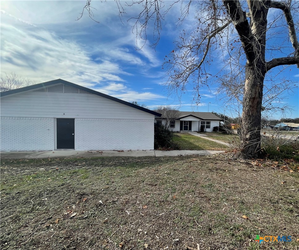 1405 W Storey Property Photo 10