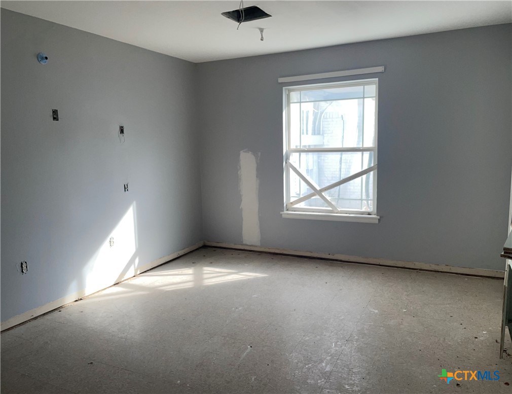 1405 W Storey Property Photo 17