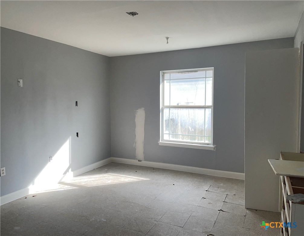 1405 W Storey Property Photo 22