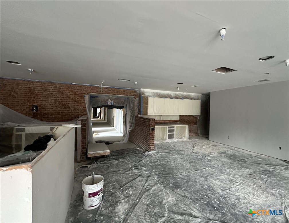 1405 W Storey Property Photo 23