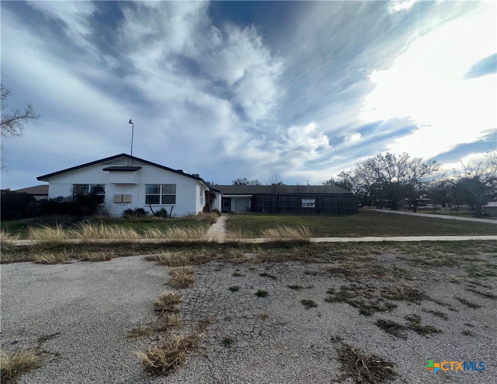1405 W Storey Property Photo 33