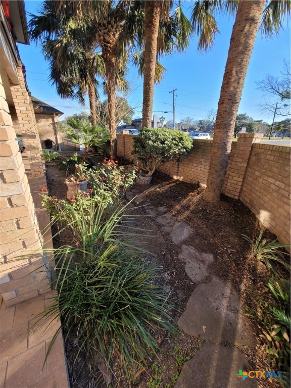6001 Country Club Drive A Property Photo 3