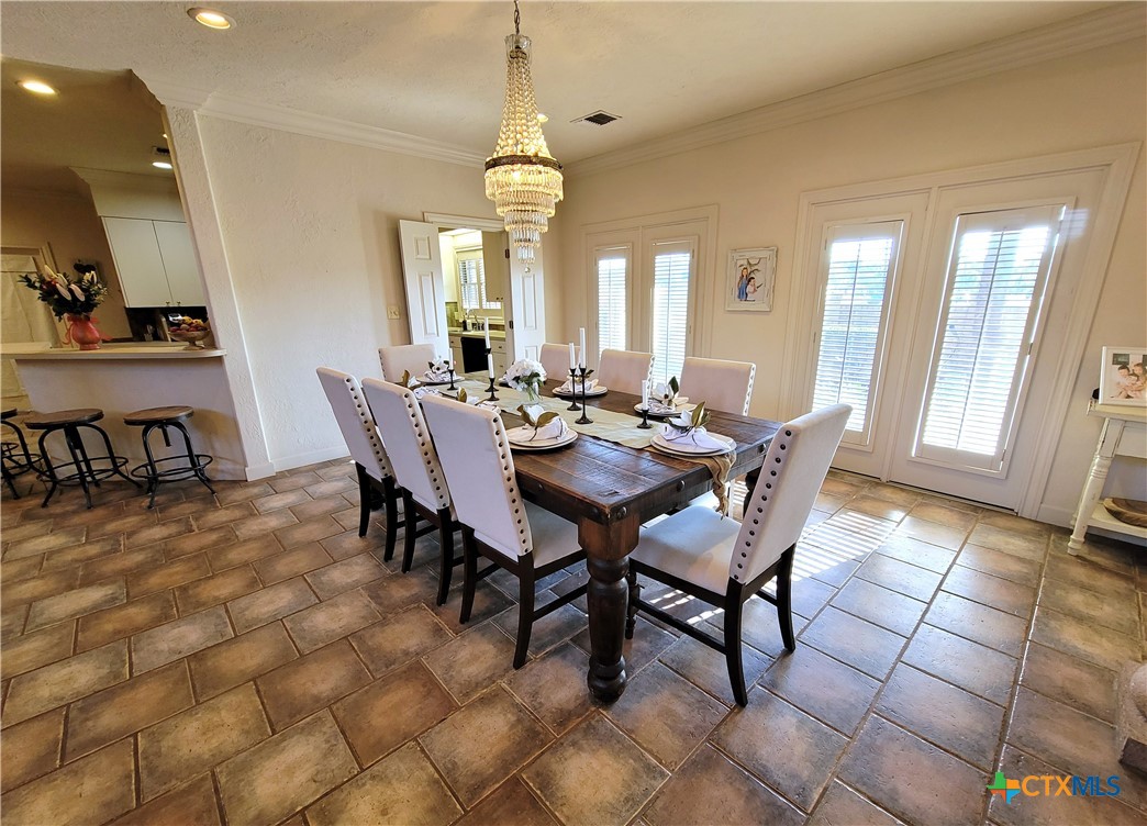 6001 Country Club Drive A Property Photo 10