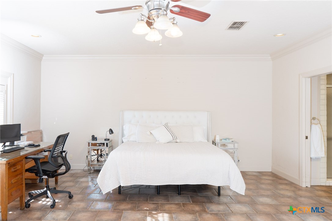 6001 Country Club Drive A Property Photo 19
