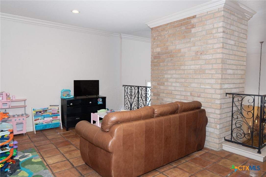 6001 Country Club Drive A Property Photo 28