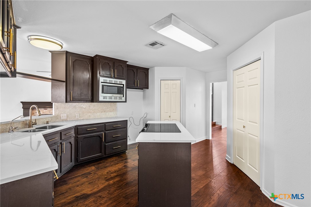 207 Champions Row Property Photo 13