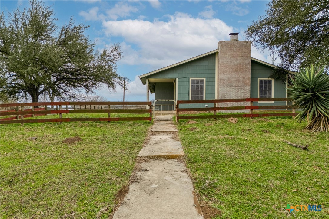 103 Robin Lane Property Photo 2