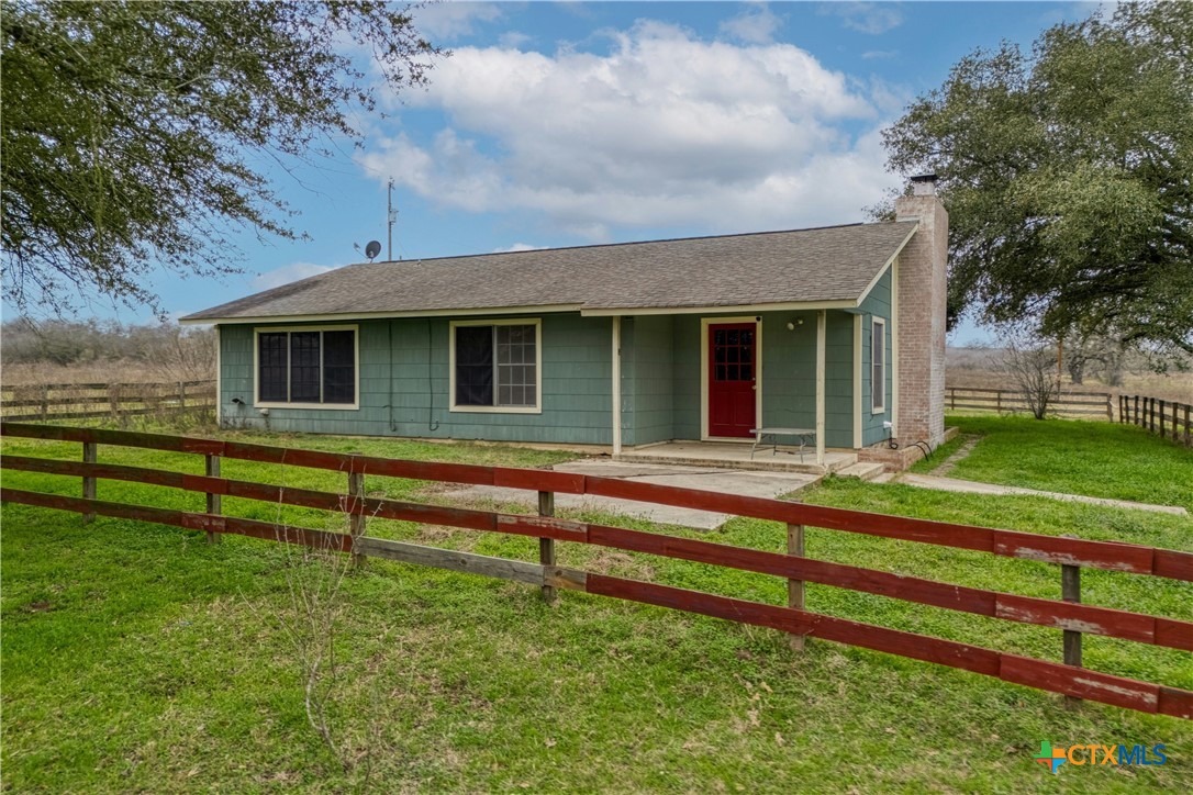 103 Robin Lane Property Photo 4