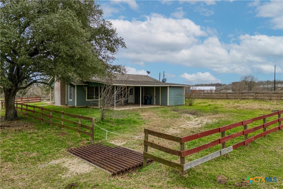 103 Robin Lane Property Photo 5