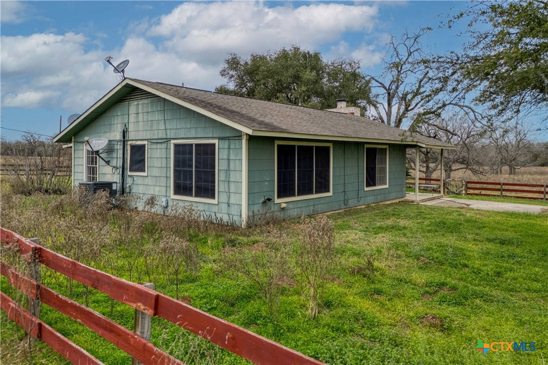 103 Robin Lane Property Photo 8