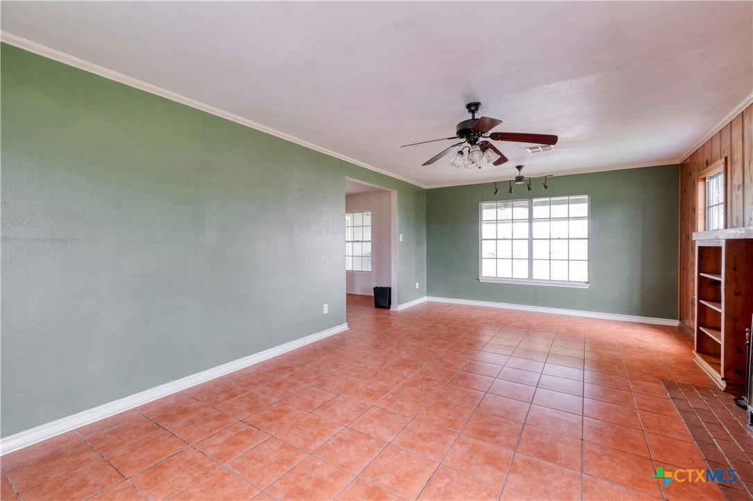 103 Robin Lane Property Photo 12