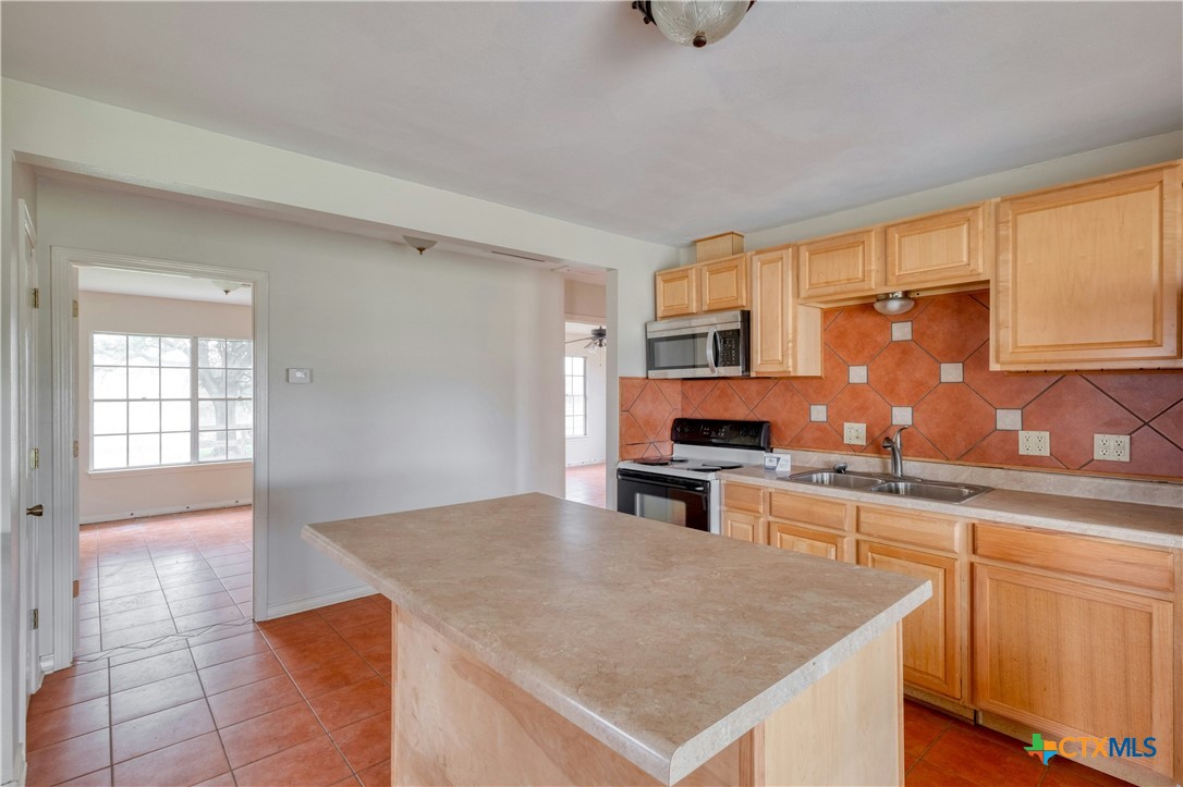 103 Robin Lane Property Photo 18