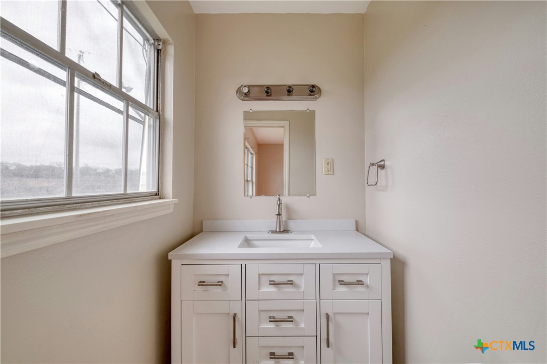 103 Robin Lane Property Photo 22