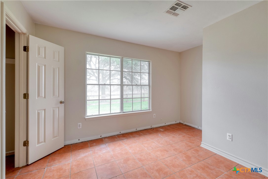 103 Robin Lane Property Photo 23